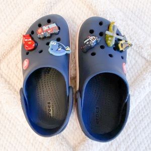 Crocs Crocband Boys sz 10 NavyRed shoes w/jibbets